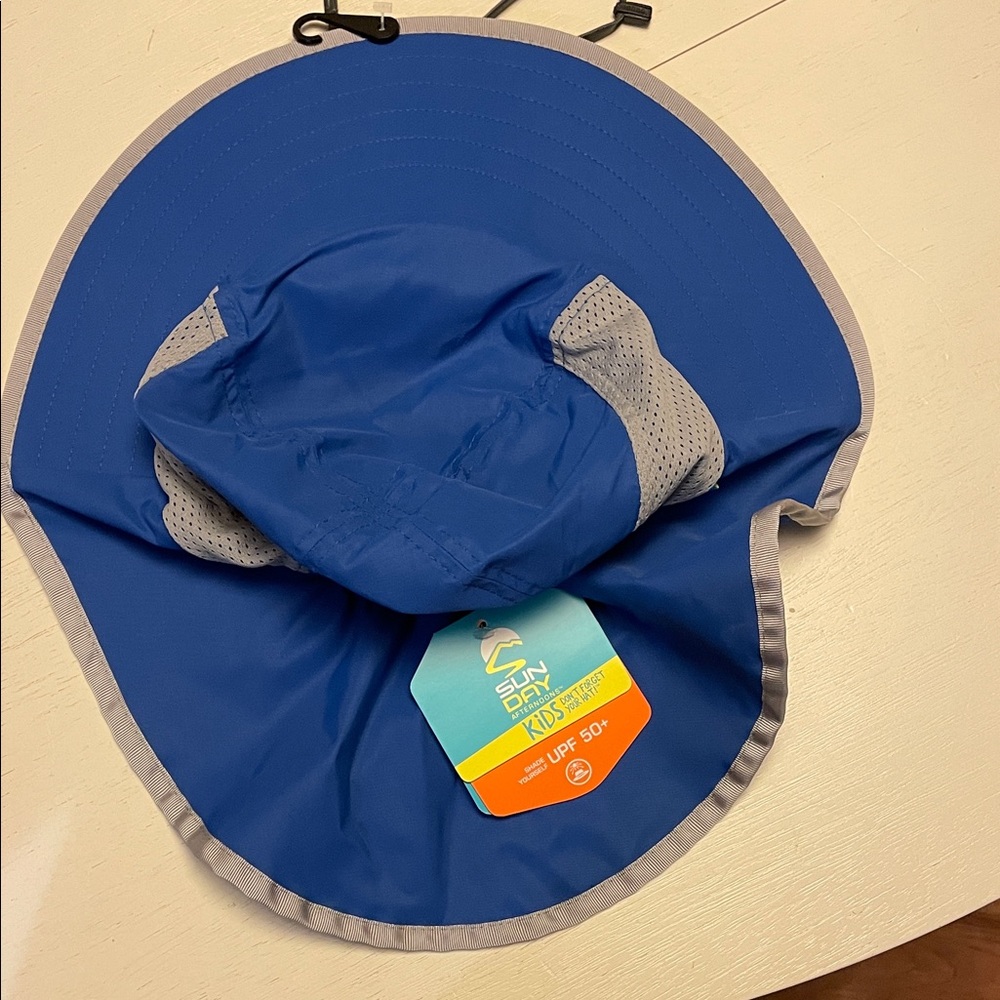 Sun days sun protection hat 
Blue and Gray Outdoor Hat